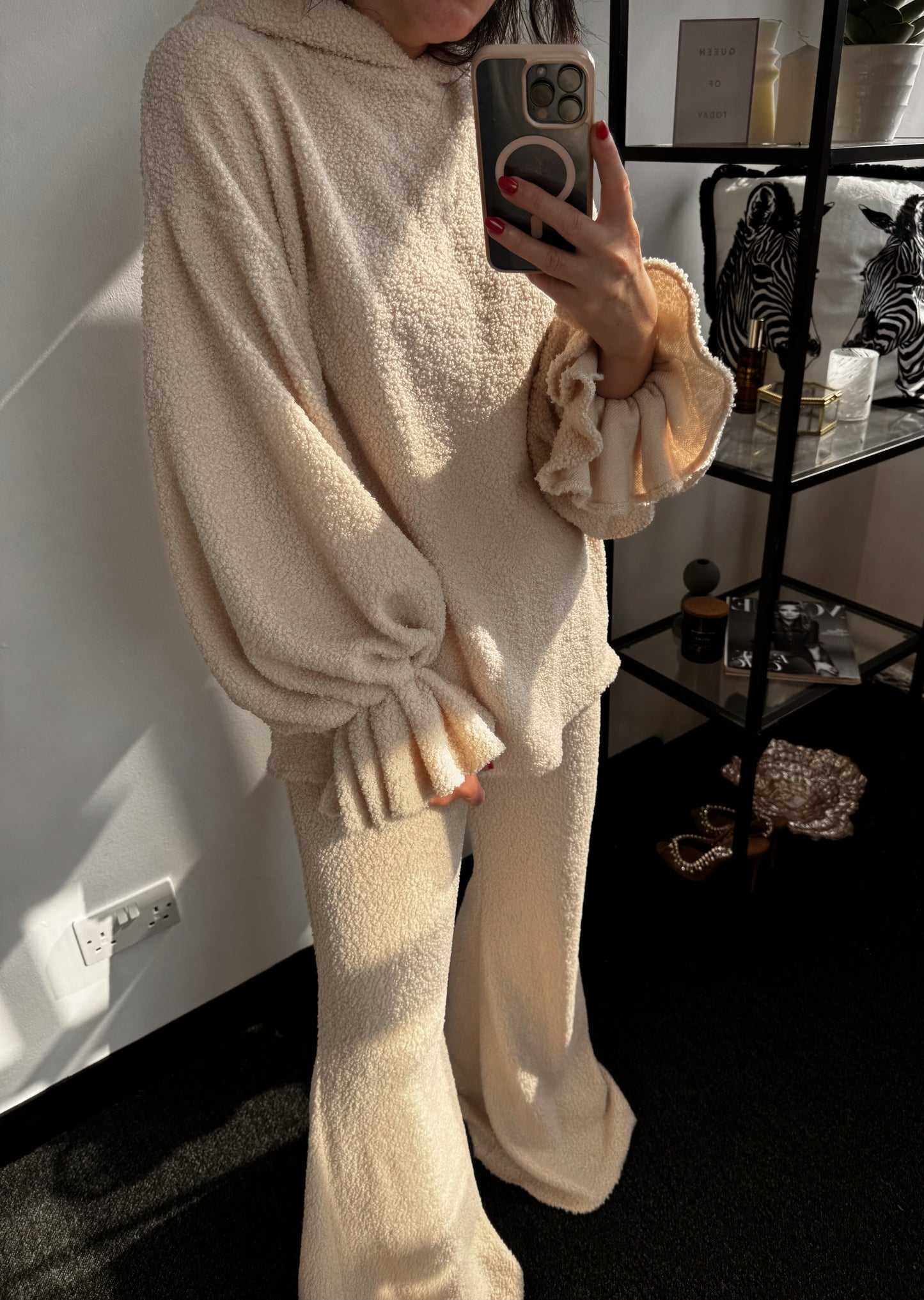 Teddy ruffle hoodie - beige